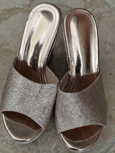 Golden sparkly slides shoes - golden,