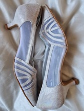 Ladies Size 7 Leather Mary G