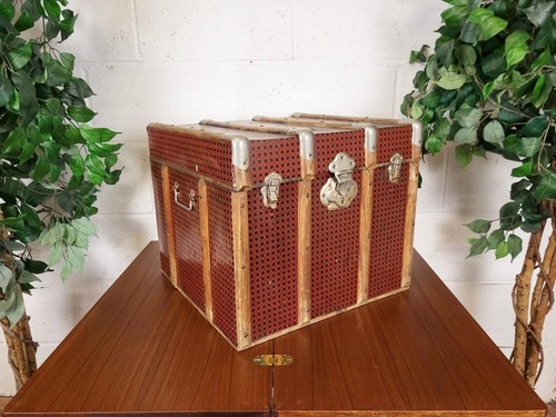 Antique vintage 1900 - antique, red