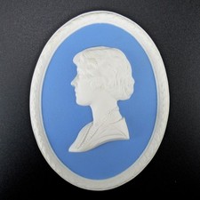 Wedgwood Wall Plate Jasperware Queen Elizabeth 1937 Coronation Medallion England