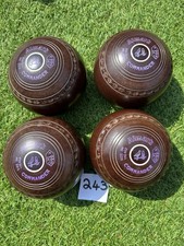 ALMARK  COMMANDER LAWN BOWLS indoo or outdoor use .  size 3M