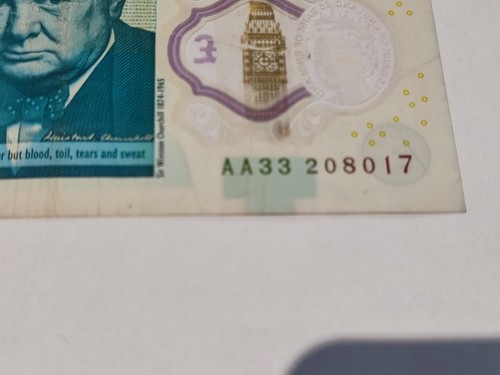Queen elizabeth iii pound - £5,