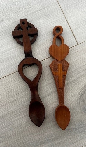 Welsh hand carved solid - 2x,