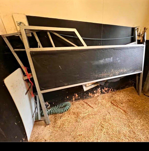 Horsebox partition