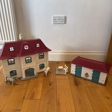 Schleich Horse Club 42551 Lakeside Country House and Stable - barn Set READ 