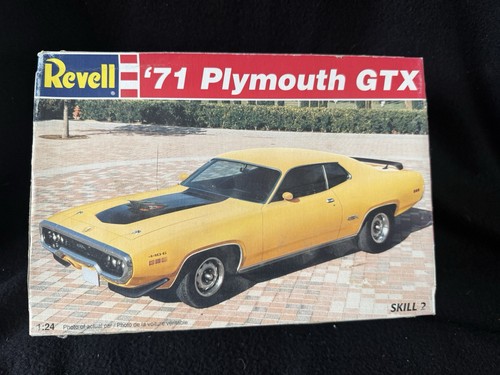 Revell 1971 71 - 1/24, plymouth