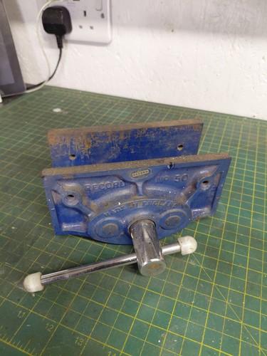 Record no50 woodwork - record, vice
