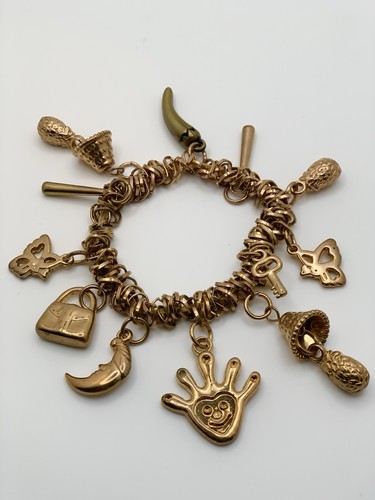 Vintage gold tone charm - vintage,