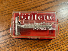 Vintage 1940s (Pre Dates Code) Gillette Super Speed 1-Piece Razor With Case USA