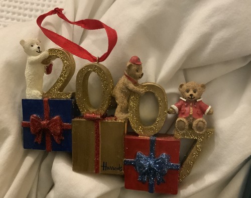 Harrods resin christmas bear - resin,