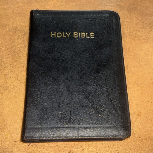 Holy bible red letter edition - bible,