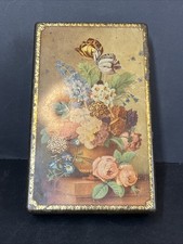 Dainty Dinah Flower Decorated