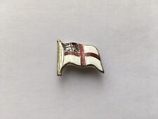 C1950s VINTAGE WHITE ENSIGN NAUTICAL FLAG SHAPED PIN BADGE
