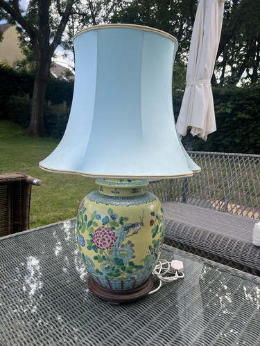 Large chinese table - chinese, lamp.