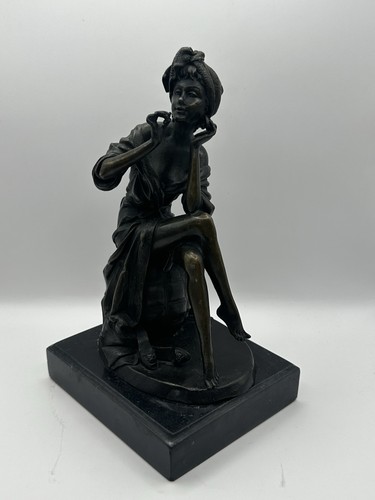 Heavy bronze seated lady - heavy,
