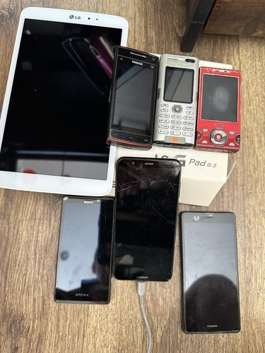 Job lot mobile phones - lot, &