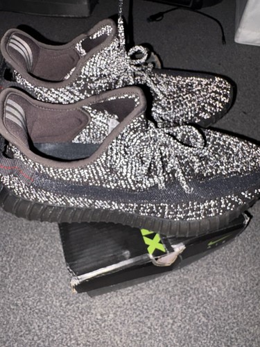 Yeezy 350 black - black, static