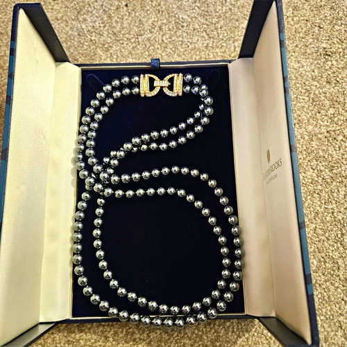 Beaverbrooks grey round pearl - grey,