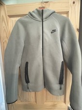 Nike Tech Fleece, size M