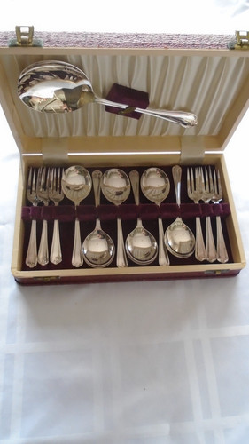 Silver plated spoons - silver,