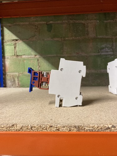 15a fuse carrier - carrier, holder