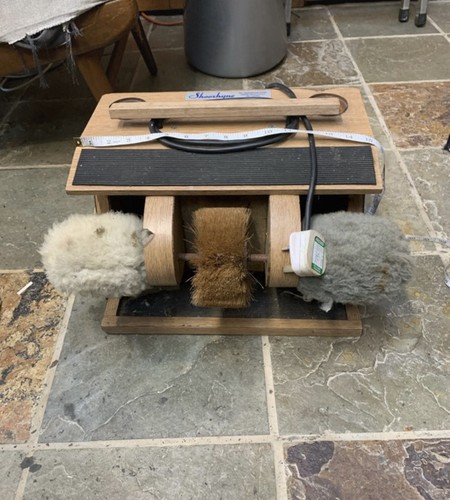 Hotel shoe shine machine - shoe,