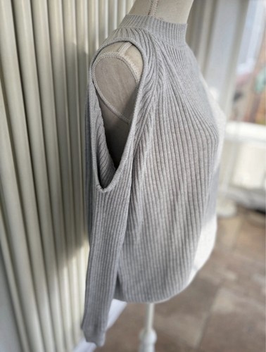 Grey ribbed knit - grey, cut‑out