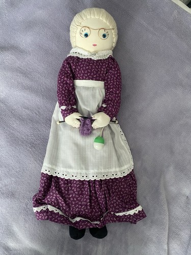 Vintage doll antique - /,