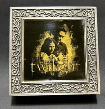 NECA Twilight Trinket Jewelry Box Edward Bella "Dream About Being With" Metal