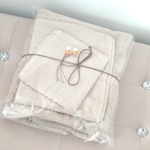 White towel set - face, hand