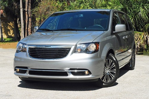 Chrysler town country - town,