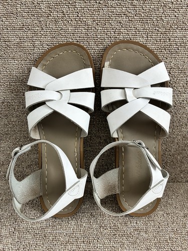 Salt water white leather - water,