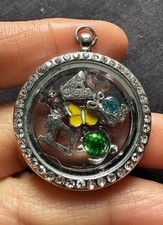 Pretty Openable Costume Locket With 8 Small Panel Inside Pendant