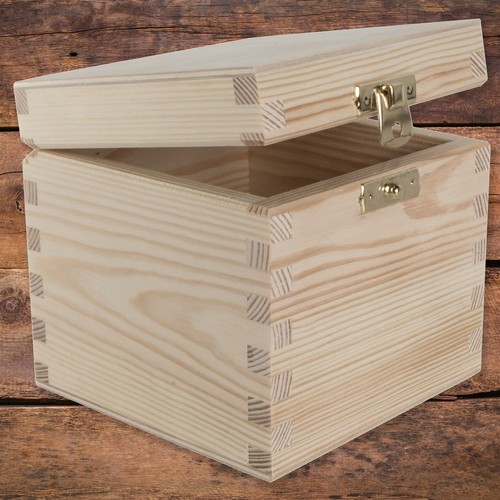 Wooden box with lid and - lid, clasp