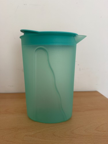Tupperware lidded fridge jug - jug, 1