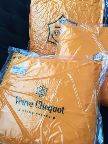 Veuve clicquot champagne - clicquot,