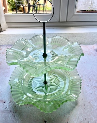 Vintage tier 1930s green - 1930s,