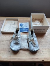Vintage MRS. DAY’S 1950’s WHITE LEATHER Baby Shoes in Original Box