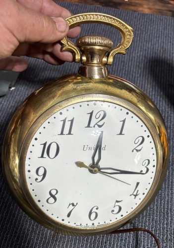 1950 electric wall clock - 1950’s,