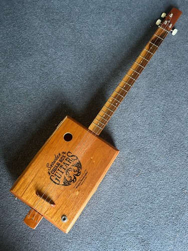 Three string snowden - three-string,