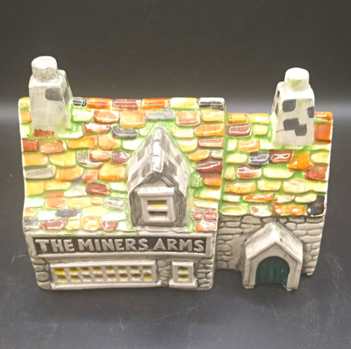 Ceramic pub building ornament - ceramic,