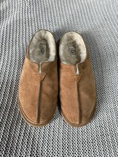 UGG Neuman in Chestnut Size