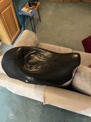 Corbin solo seat 2008 harley - solo,