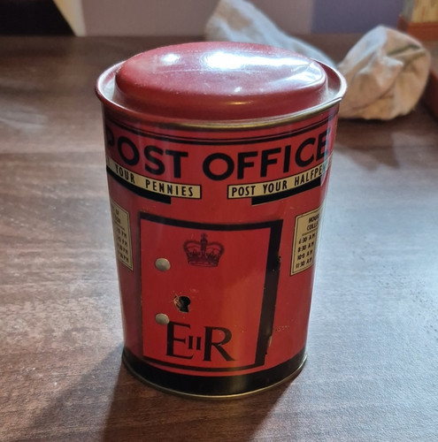 Red metal post office - metal, er