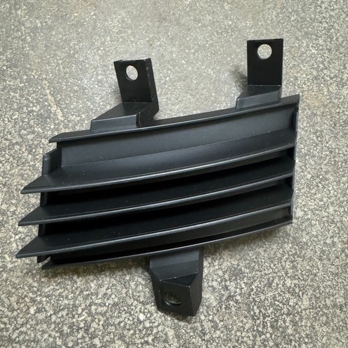 Genuine 9143038 bumper - rh,