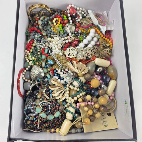 Mixed costume jewellery - kg,