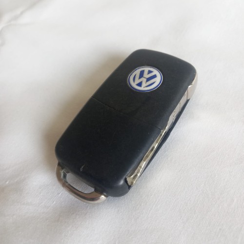 Genuine volkswagen key fob - volkswagen,