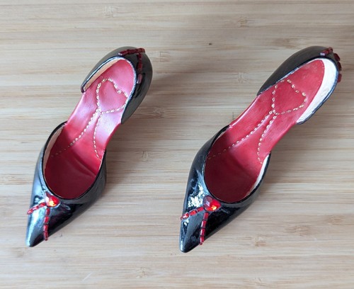 Just the right shoe raine - the,