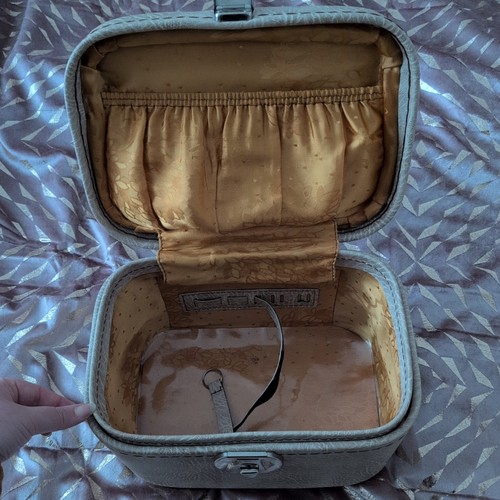 Vintage beige vanity hard - vintage,