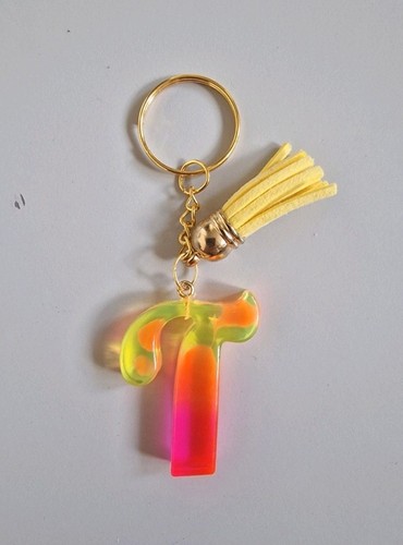 Handmade resin initial - handmade, t